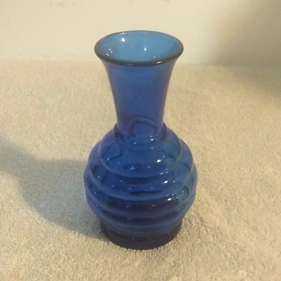Cobalt Blue Beehive Shaped Bud Vase - Picture 1 of 4